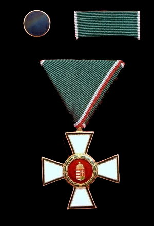 Lovagkereszt Horváth Attila dalszövegírónak Lovagkereszt Horváth Attila dalszövegírónak